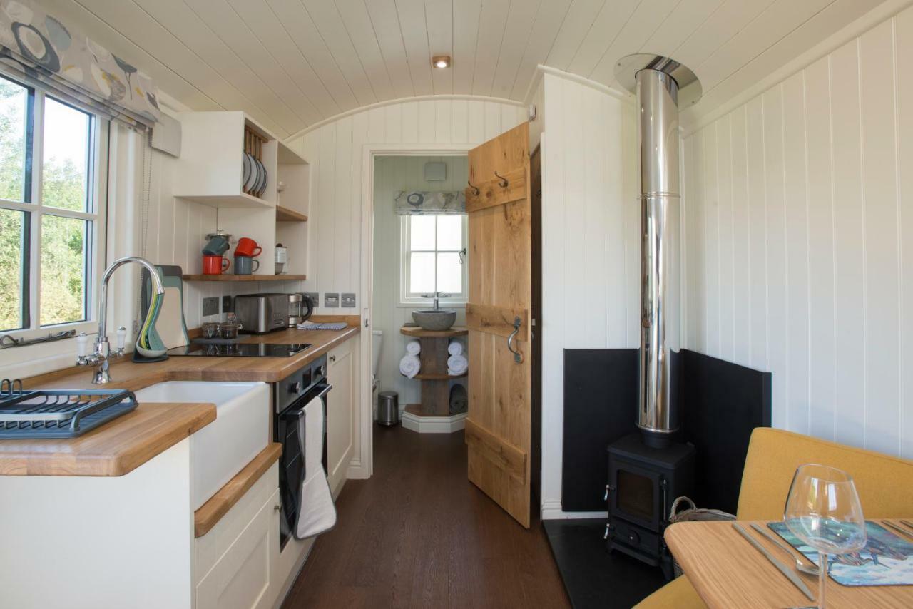 West Coast Hideaways Villa Nedd Ngoại thất bức ảnh