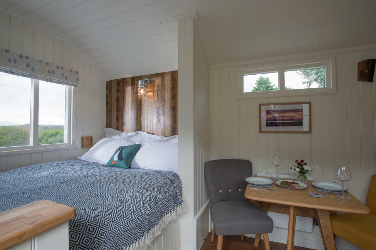 West Coast Hideaways Villa Nedd Ngoại thất bức ảnh